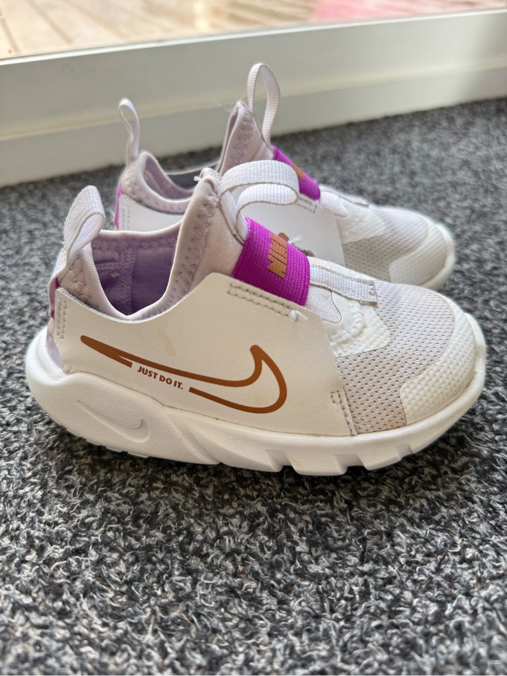 Nike girls Flex Runner 4 Size 7C